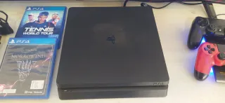 PS4 Slim accessoriata