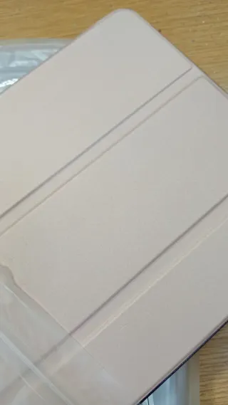 Confezione da 12 custodie per iPhone + 4 per iPad