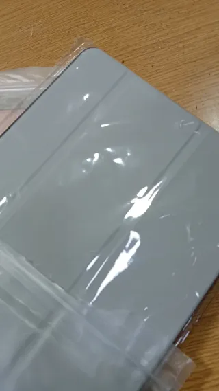 Confezione da 12 custodie per iPhone + 4 per iPad