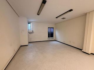 Local comercial en alquiler en Cuatro Caminos en Santander