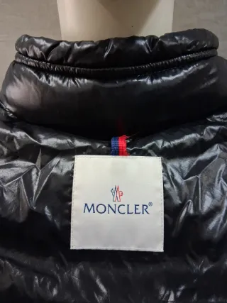 Moncler Piumino d'oca nero e beige
