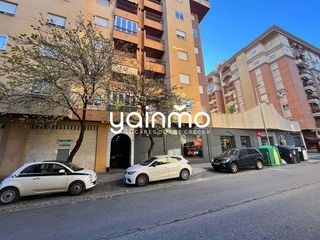 Local comercial en venta en Renfe - Bulevar 1º y 2º Fase en Jaén
