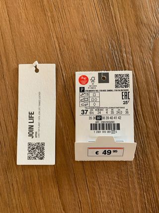 Sandalias doradas de piel