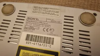 Consola PSone con 2 mandos y 6 juegos