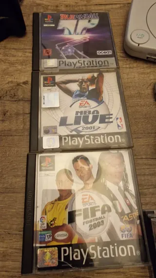 Consola PSone con 2 mandos y 6 juegos