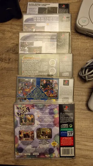 Consola PSone con 2 mandos y 6 juegos