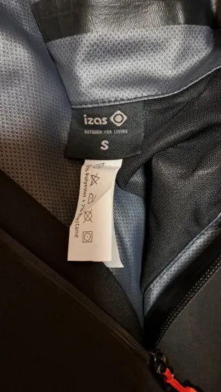 Chaqueta Técnica Izas Negra y Roja
