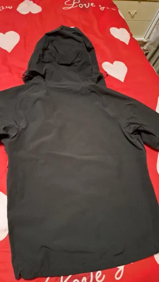 Chaqueta Técnica Izas Negra y Roja