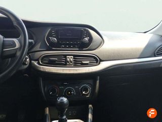 Fiat Tipo 1.4 16v Easy 70kW (95CV) gasolina 5p.