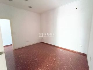 Local comercial en venta en Gamarra - La Trinidad en Málaga