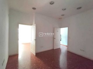 Local comercial en venta en Gamarra - La Trinidad en Málaga
