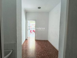 Local comercial en venta en Gamarra - La Trinidad en Málaga