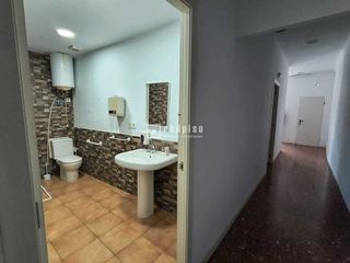 Local comercial en venta en Gamarra - La Trinidad en Málaga