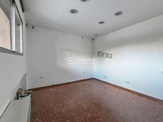 Local comercial en venta en Gamarra - La Trinidad en Málaga