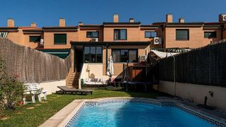 Casa adosada en venta en Las Lomas-Salinera-La Muñeca en Guadalajara