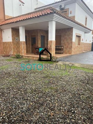 Chalet en alquiler en San Enrique-Guadiaro-Pueblo Nuevo en San Roque