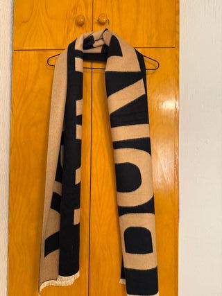 Bufanda Burberry Beige y Negra
