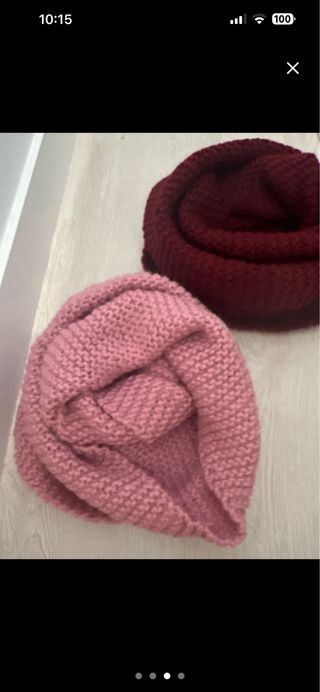 Cuellos de punto rosa y burdeos