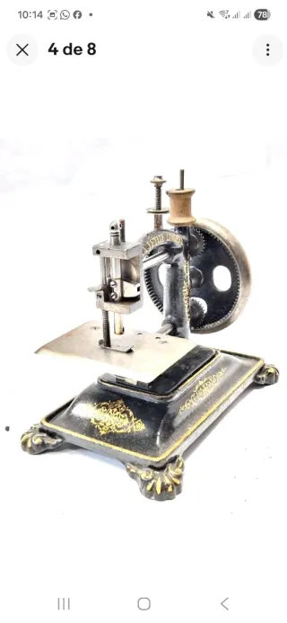 Máquina de coser LA PETIT LINGERE antigua 1890