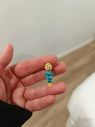 Muñeco Polly Pocket Azul