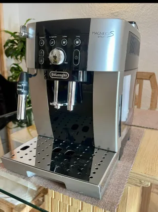 Cafetera Delonghi Magnifica S Smart