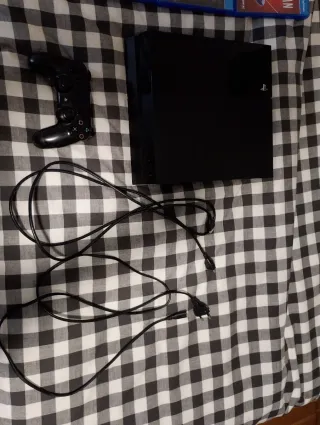 PS4 (PlayStation 4) Nera + 11 Giochi + Controller