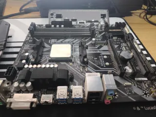 Pack Placa Base Gigabyte B450M DS3H + Ryzen 1700X