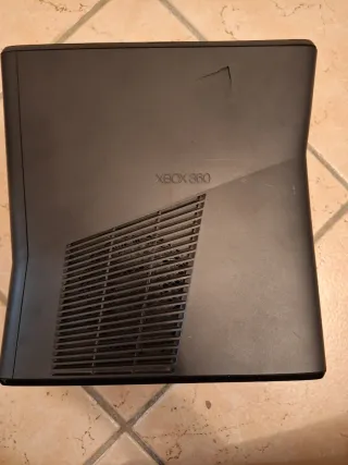 Xbox 360 con giochi e accessori