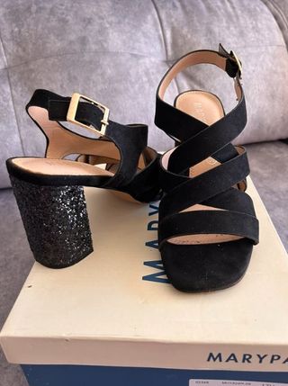 Sandalias fiesta tacón Marypaz negras