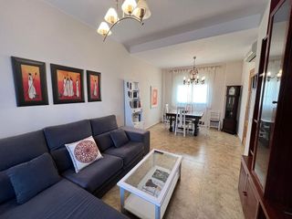 Casa adosada en alquiler en Lebrija