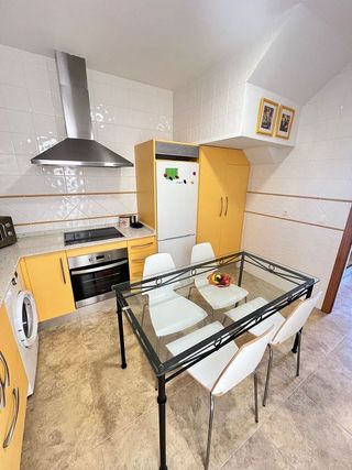 Casa adosada en alquiler en Lebrija