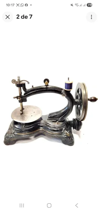 Máquina de coser antigua W. Taylor 1879
