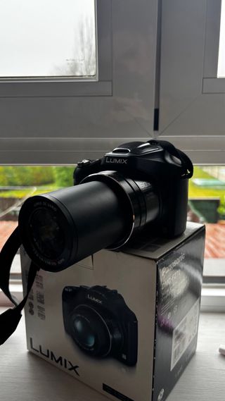 Cámara Panasonic Lumix FZ72 60x Zoom