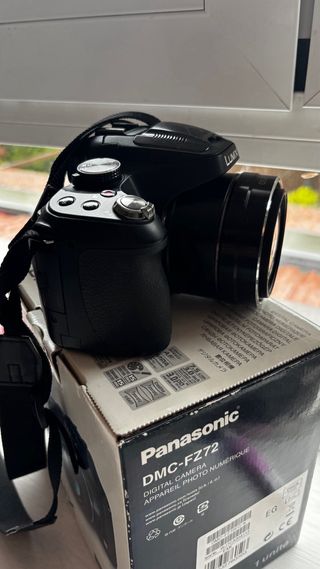 Cámara Panasonic Lumix FZ72 60x Zoom