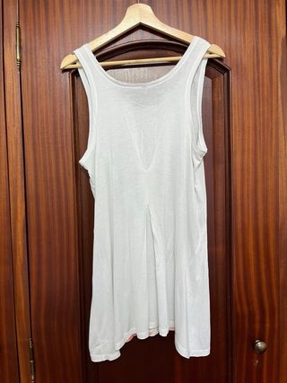 Túnica com estampa de mulher