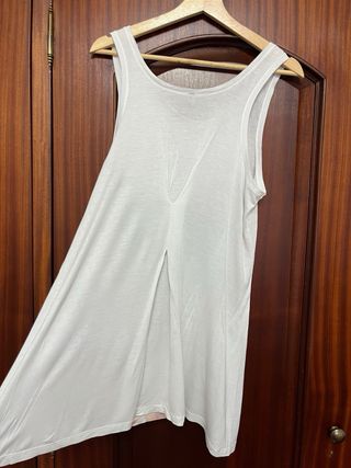 Túnica com estampa de mulher