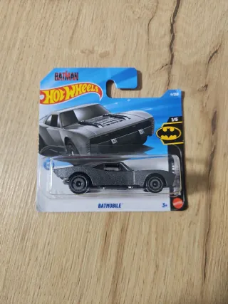 Hot Wheels Batmobile 1/5