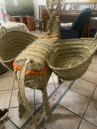 Burro de paja artesanal decorativo
