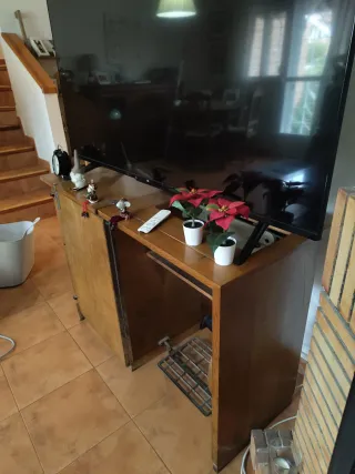 Mueble máquina de coser y mesa TV