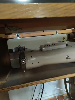 Mueble máquina de coser y mesa TV