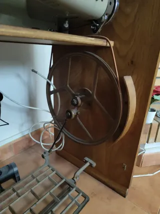 Mueble máquina de coser y mesa TV