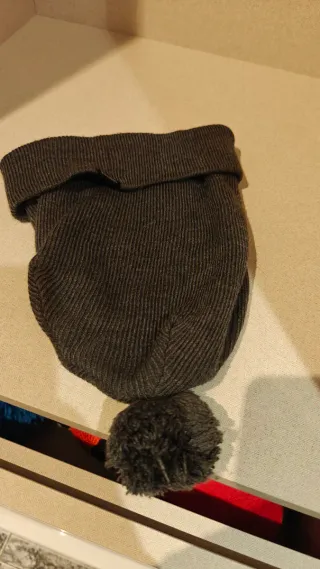 Gorro Springfield gris oscuro con pompón