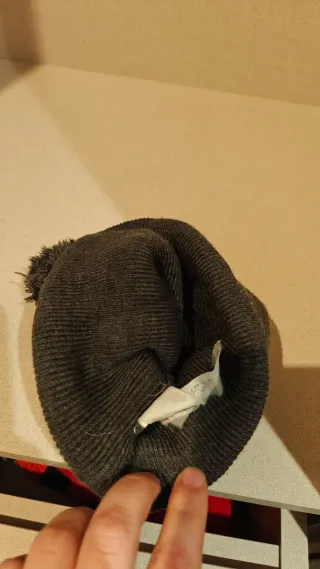 Gorro Springfield gris oscuro con pompón
