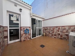 Casa adosada en venta en Lucena
