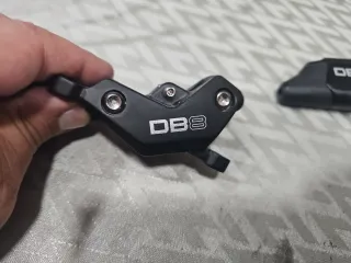 Frenos SRAM DB8 4 pistones  con 300 km