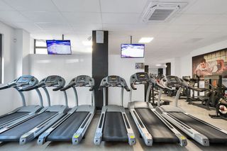 Local comercial en venta en Nueva Andalucía centro en Marbella