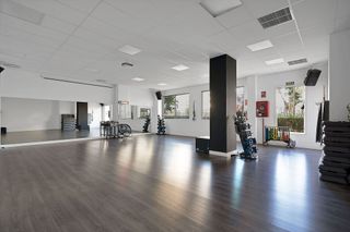 Local comercial en venta en Nueva Andalucía centro en Marbella