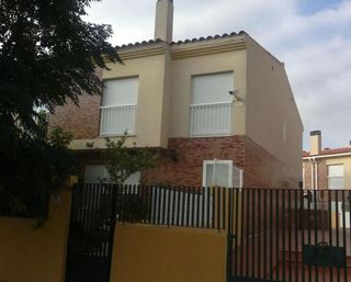 Casa adosada en venta en Zona Playa en Burriana