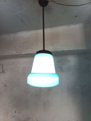 Lámpara techo Art Decó azul y detalles en latón
