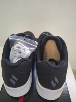 Zapatillas Skechers Negras